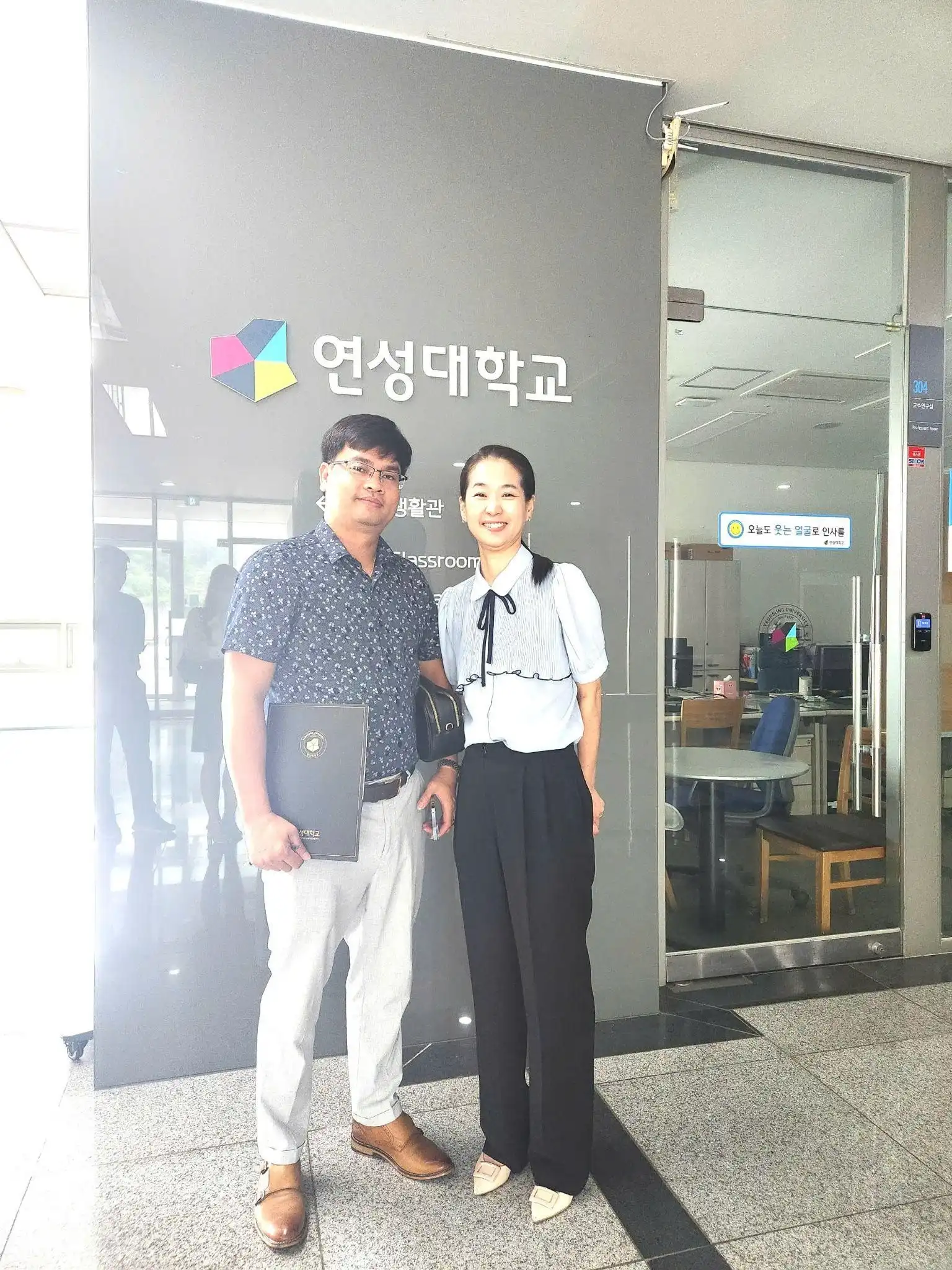 Giá vàng hôm nay 14/4/2025: Vàng SJC vọt lên 107 triệu, đạt kỷ lục mới