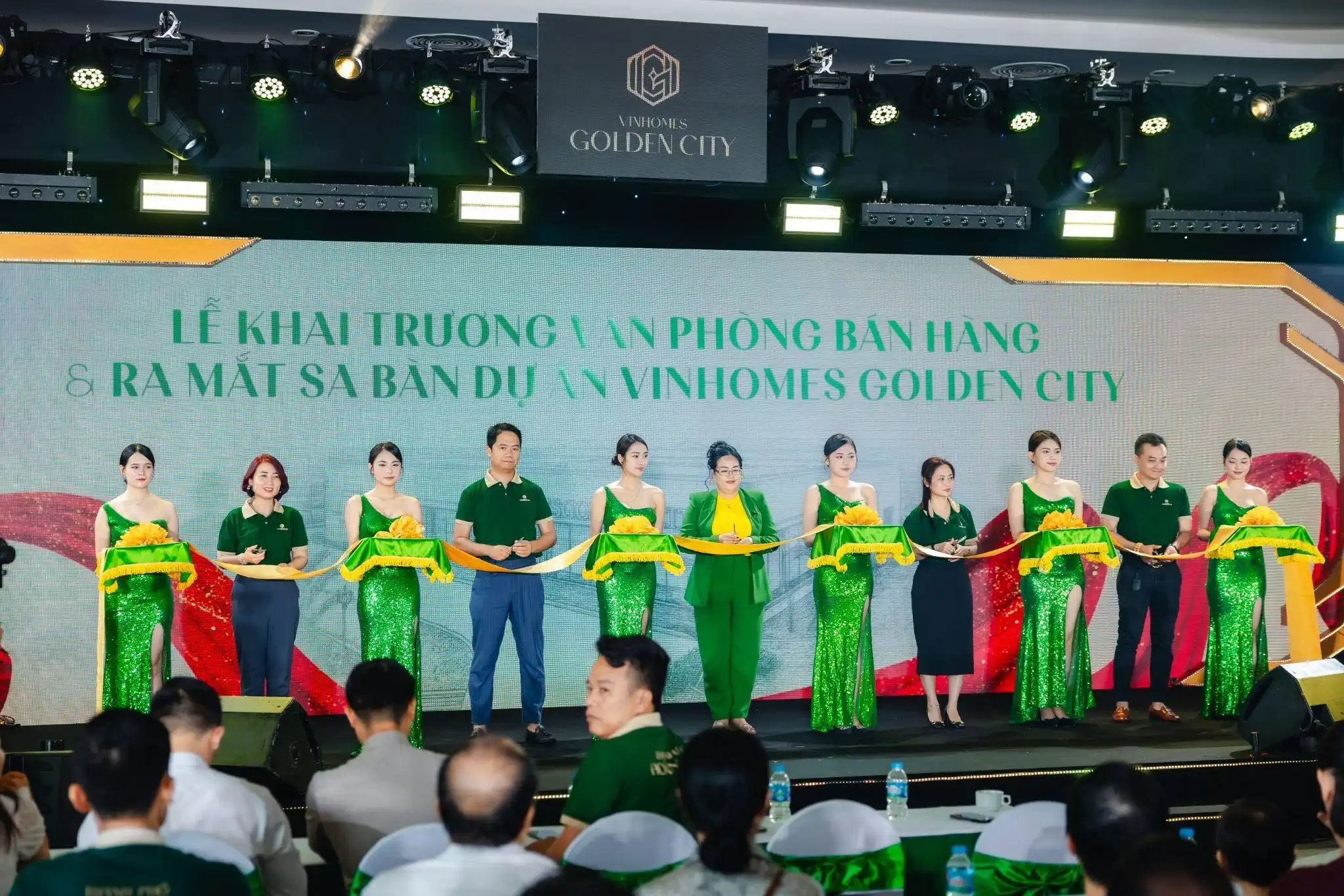 Vinhomes Golden City “tăng nhiệt” với sự ra mắt phân khu Mặt Trời ngay ngày đầu ra mắt
