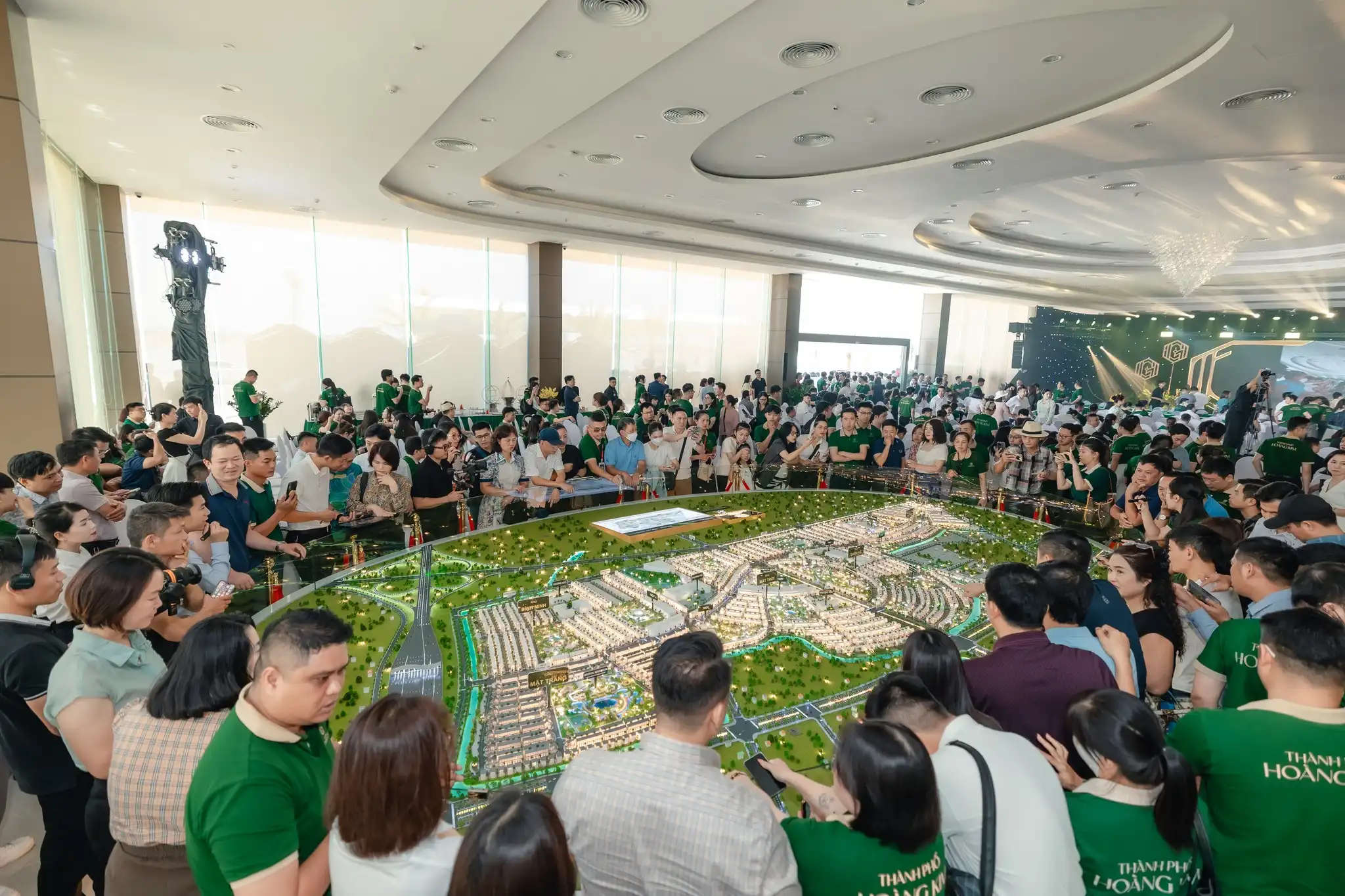 Vinhomes Golden City gây “sốt” với sự kiện ra mắt Khu Mặt Trời – Tâm điểm đầu tư mới tại Hải Phòng