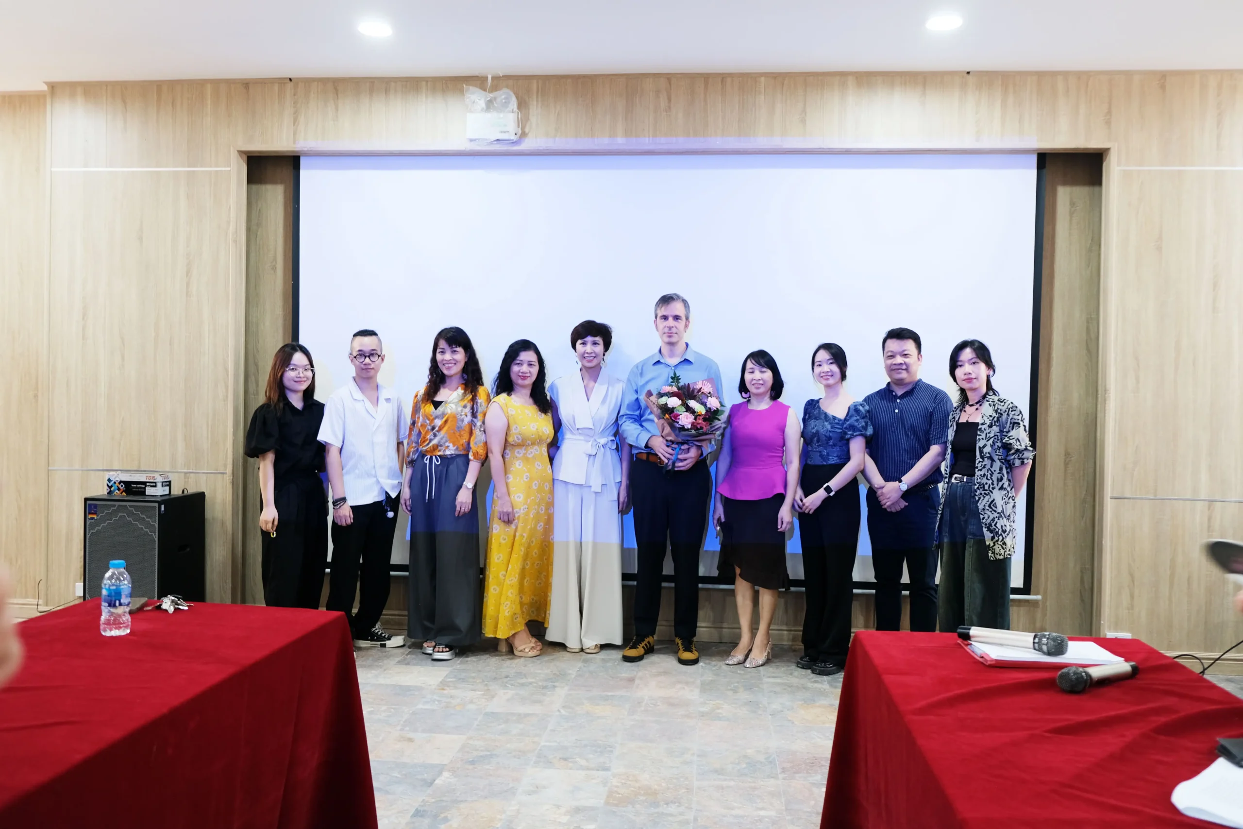 Hội Thảo Khoa Học “SUST-AI-NABILITY”: Khi Trí Tuệ Nhân Tạo, Thời Trang Và Không Gian Cùng Kiến Tạo Xu Hướng Tương Lai  Nội dung được chia sẻ và đăng tải tại (http://thudung.test)
