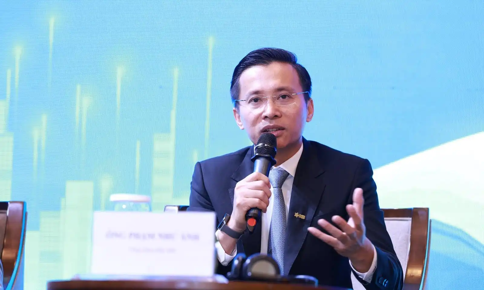 MB Economic Insights 2025 – Hành trình 11 năm lan tỏa giá trị và đồng hành cùng doanh nghiệp xuất nhập khẩu